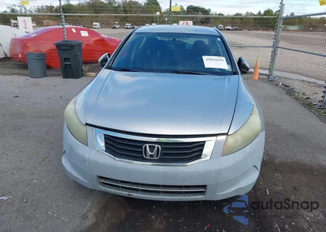 2010 Honda Accord 2.4 Lx z USA, uszkodzony, nr VIN 1HGCP2F31AA025864